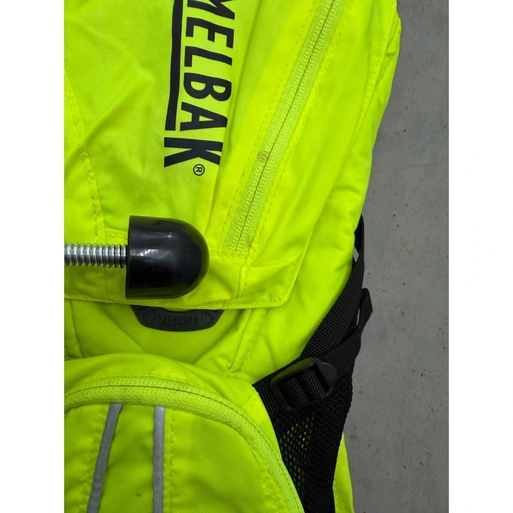 Camelbak Rogue Hydration Pack Unisex Neon Yellow Shoulder Strap Backpack Cycling